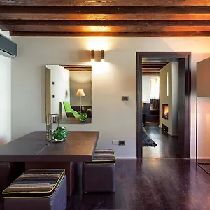 https://charming-house-i-qs.hotelinveneto.com